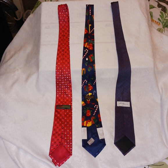 3 Christmas Ties Holiday Traditions by Hallmark Florence BK Inc & LS Ayres - Picture 4 of 10